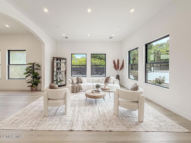 395 Sherwood Court, Thousand Oaks, CA 91361