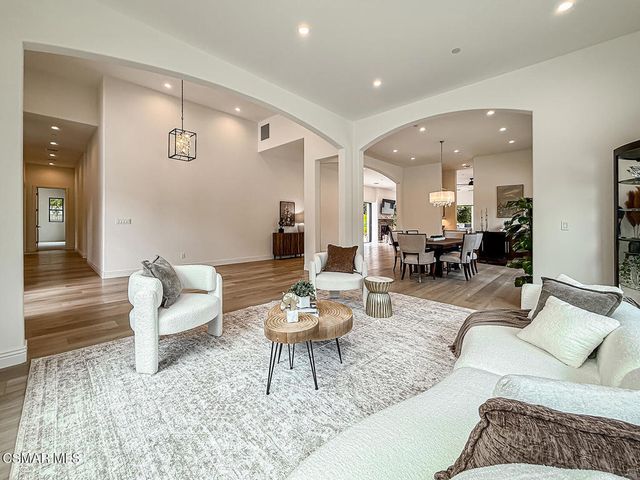 395 Sherwood Court, Thousand Oaks, CA 91361