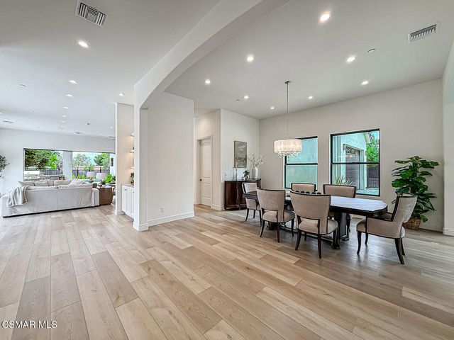 395 Sherwood Court, Thousand Oaks, CA 91361
