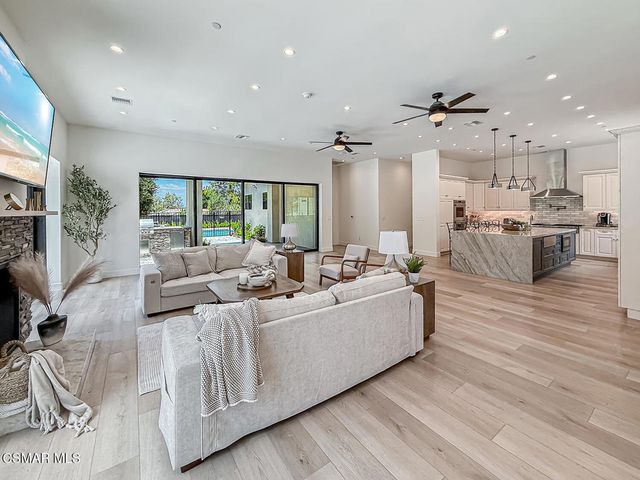 395 Sherwood Court, Thousand Oaks, CA 91361