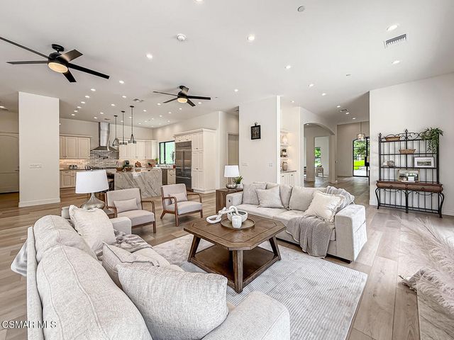 395 Sherwood Court, Thousand Oaks, CA 91361