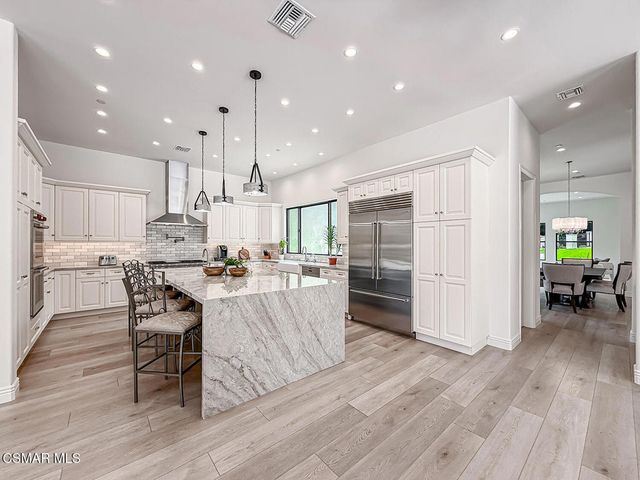 395 Sherwood Court, Thousand Oaks, CA 91361