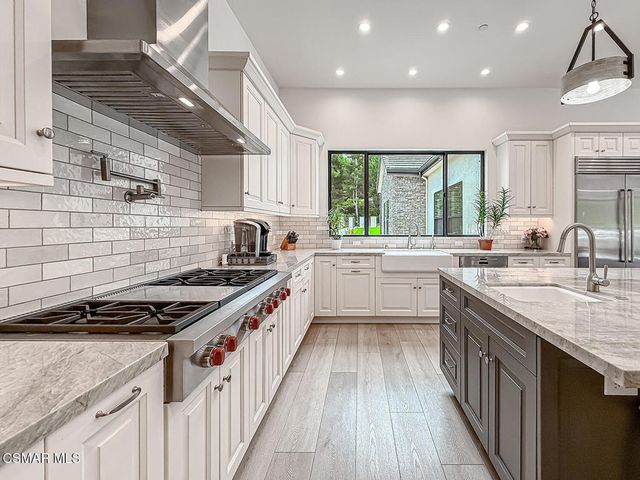 395 Sherwood Court, Thousand Oaks, CA 91361