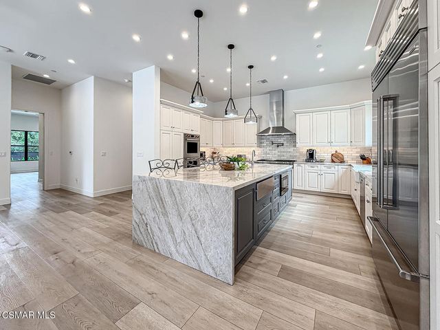 395 Sherwood Court, Thousand Oaks, CA 91361