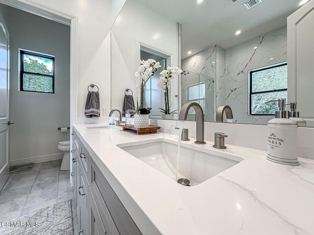 395 Sherwood Court, Thousand Oaks, CA 91361