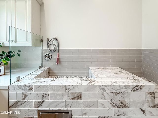 395 Sherwood Court, Thousand Oaks, CA 91361