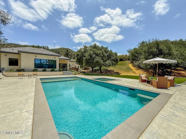 395 Sherwood Court, Thousand Oaks, CA 91361