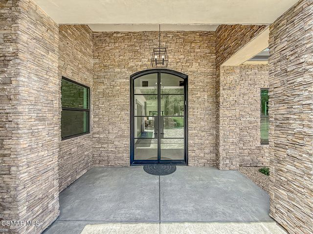 395 Sherwood Court, Thousand Oaks, CA 91361