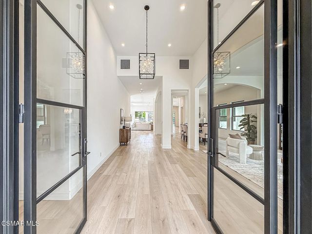 395 Sherwood Court, Thousand Oaks, CA 91361