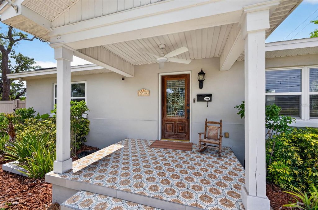 Image 2 of property listing at 3318 N RIDGE AVENUE, Tampa, FL 33603