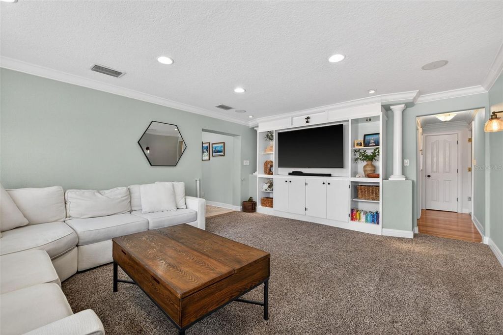Image 14 of property listing at 3318 N RIDGE AVENUE, Tampa, FL 33603