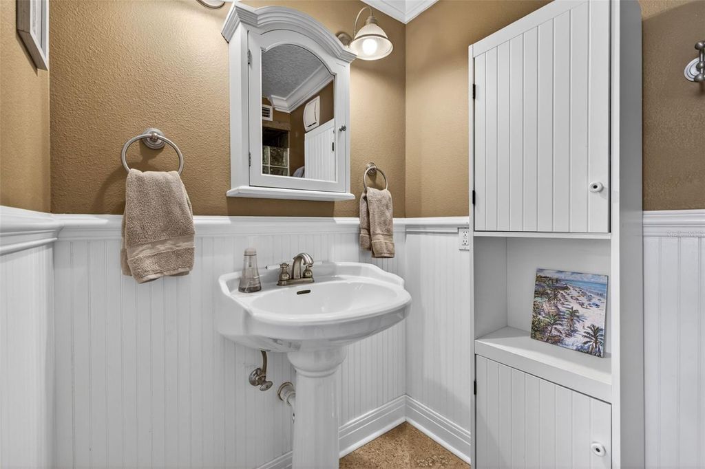 Image 23 of property listing at 3318 N RIDGE AVENUE, Tampa, FL 33603