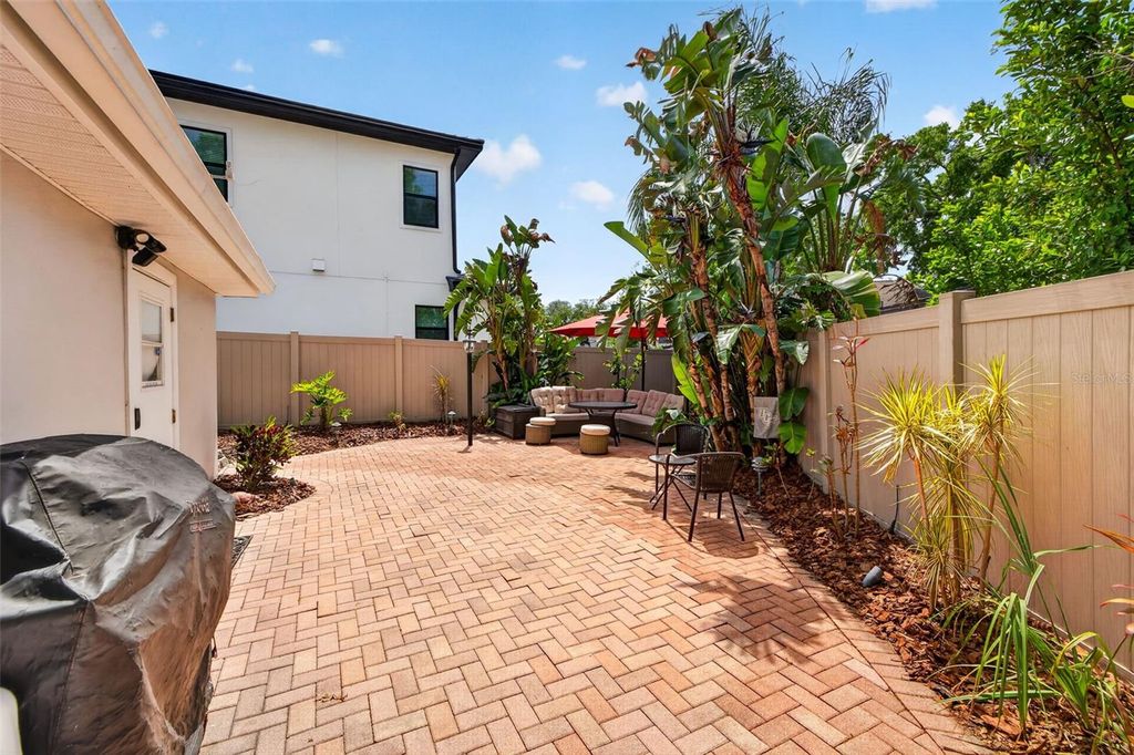 Image 27 of property listing at 3318 N RIDGE AVENUE, Tampa, FL 33603