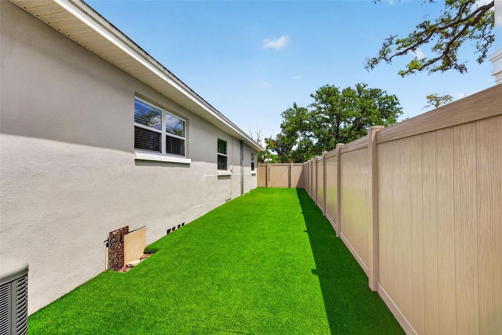 Image 28 of property listing at 3318 N RIDGE AVENUE, Tampa, FL 33603