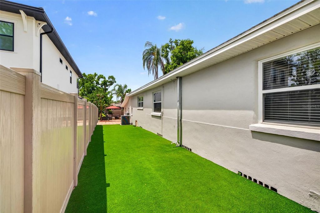 Image 29 of property listing at 3318 N RIDGE AVENUE, Tampa, FL 33603