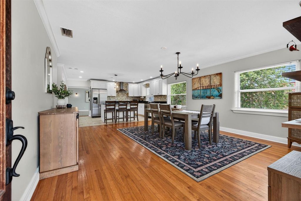 Image 4 of property listing at 3318 N RIDGE AVENUE, Tampa, FL 33603