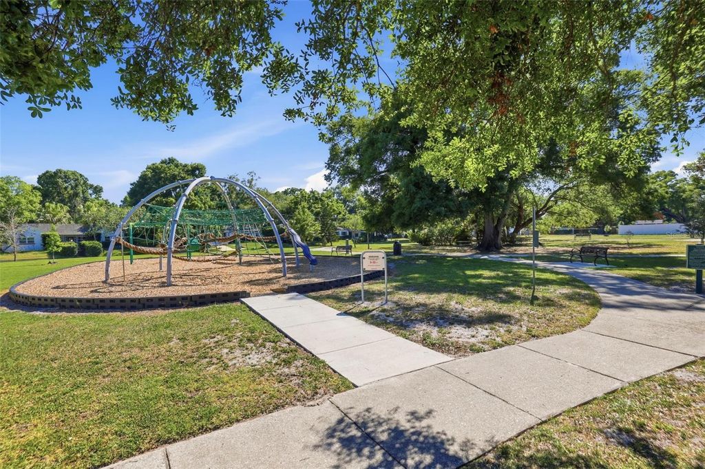 Image 43 of property listing at 3318 N RIDGE AVENUE, Tampa, FL 33603