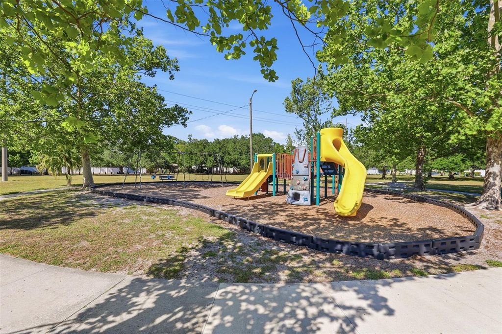Image 44 of property listing at 3318 N RIDGE AVENUE, Tampa, FL 33603