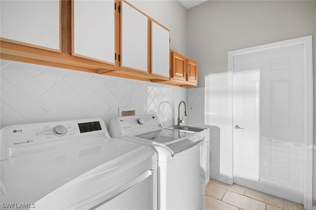 3381 Mystic River DR, Naples, FL 34120