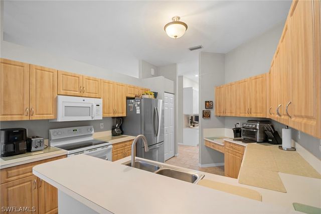 3381 Mystic River DR, Naples, FL 34120