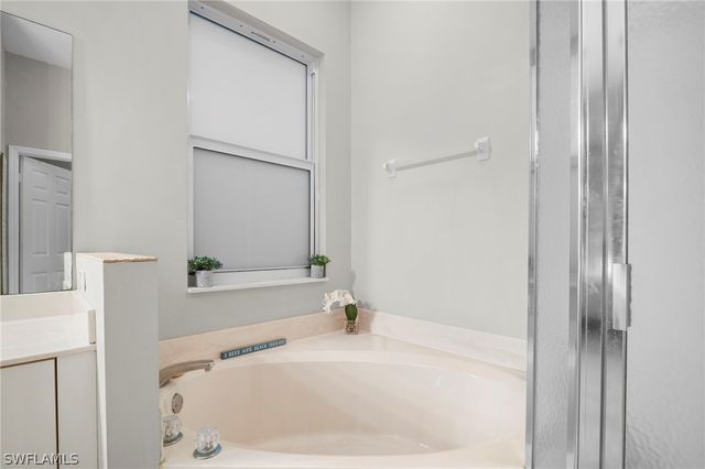 3381 Mystic River DR, Naples, FL 34120