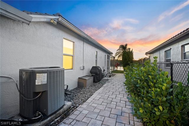 3381 Mystic River DR, Naples, FL 34120