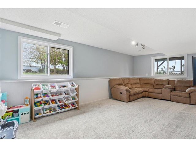 1441 Hallewood Boulevard, New Richmond, WI 54017
