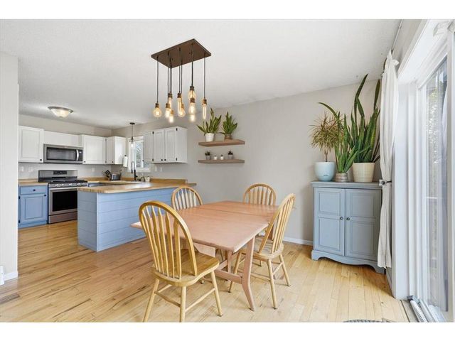 1441 Hallewood Boulevard, New Richmond, WI 54017