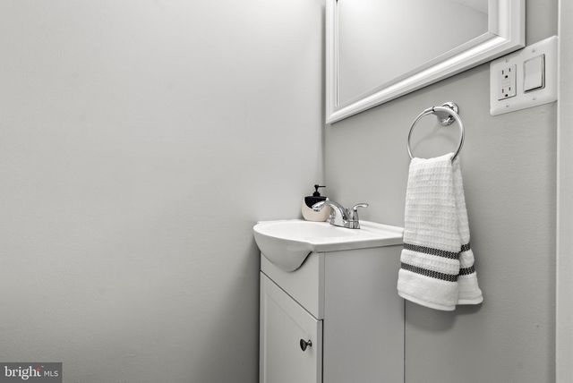 8916 TRIMBLE WAY, Baltimore, MD 21237