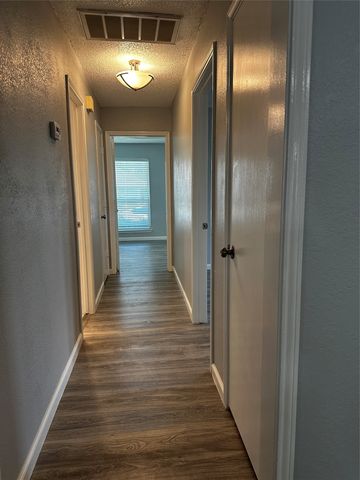 5218 Wild Horse Court, Arlington, TX 76017