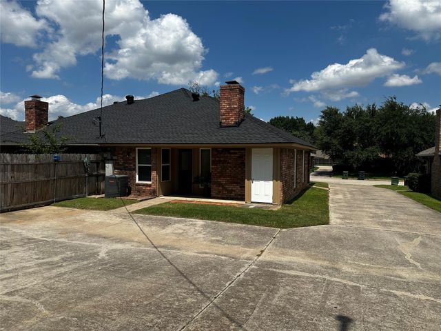 5218 Wild Horse Court, Arlington, TX 76017