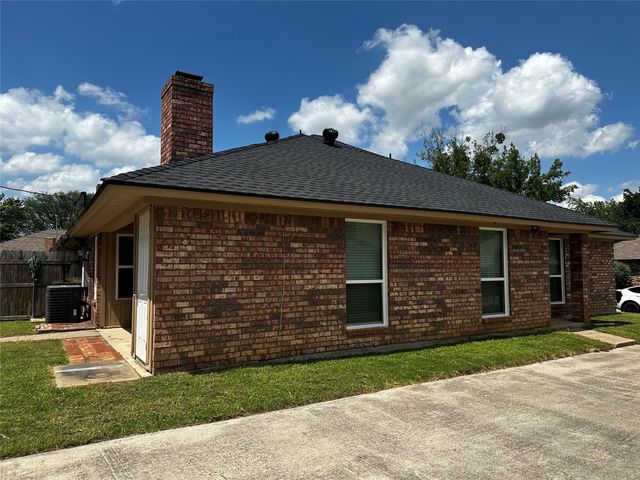 5218 Wild Horse Court, Arlington, TX 76017