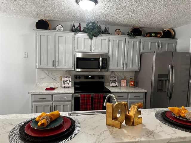 5218 Wild Horse Court, Arlington, TX 76017
