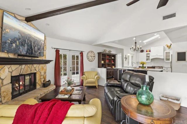 1305 Scenic Dr, Escondido, CA 92029