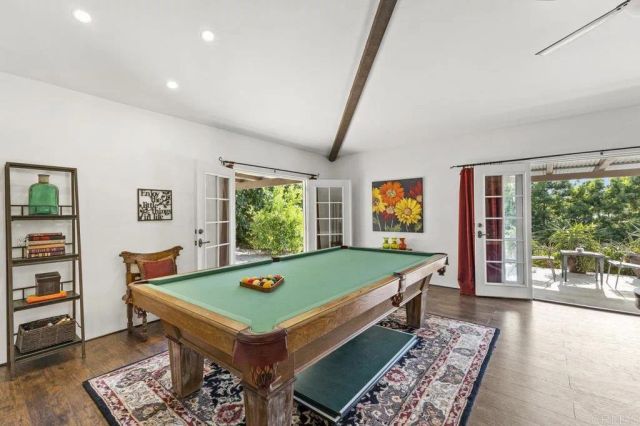 1305 Scenic Dr, Escondido, CA 92029