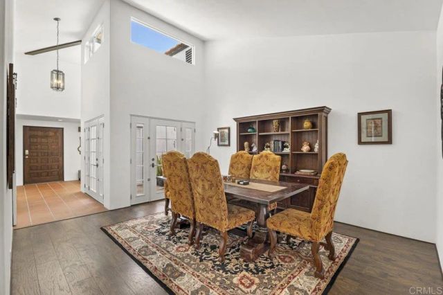 1305 Scenic Dr, Escondido, CA 92029