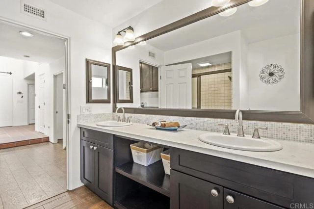 1305 Scenic Dr, Escondido, CA 92029