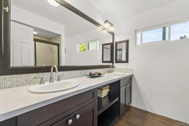 1305 Scenic Dr, Escondido, CA 92029