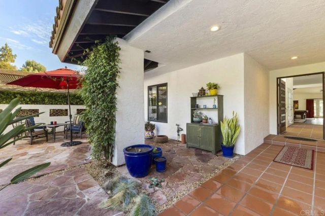 1305 Scenic Dr, Escondido, CA 92029