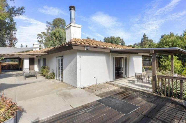 1305 Scenic Dr, Escondido, CA 92029