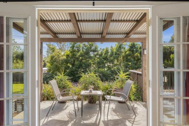 1305 Scenic Dr, Escondido, CA 92029