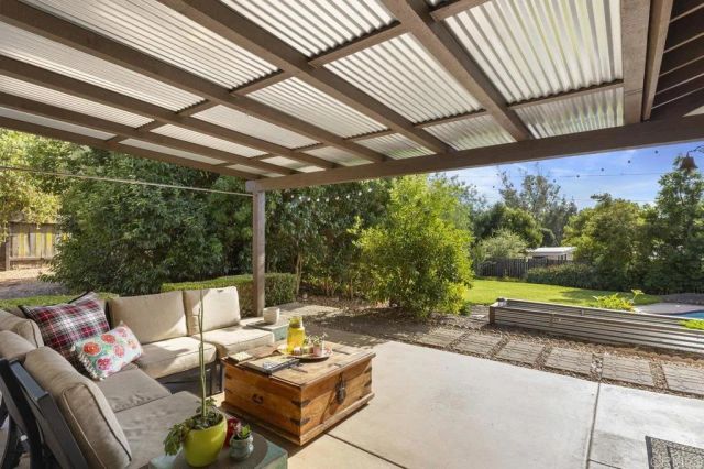 1305 Scenic Dr, Escondido, CA 92029