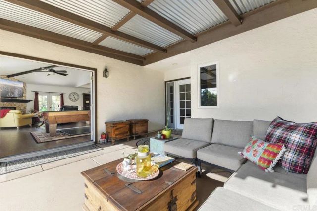 1305 Scenic Dr, Escondido, CA 92029