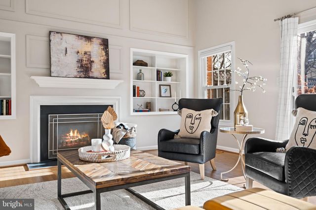 2729 UNICORN LN NW, Washington, DC 20015