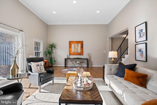 2729 UNICORN LN NW, Washington, DC 20015