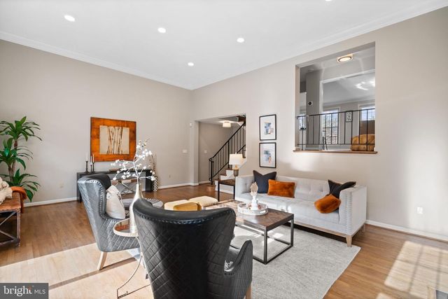 2729 UNICORN LN NW, Washington, DC 20015