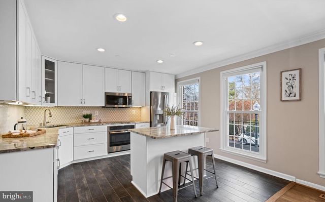 2729 UNICORN LN NW, Washington, DC 20015