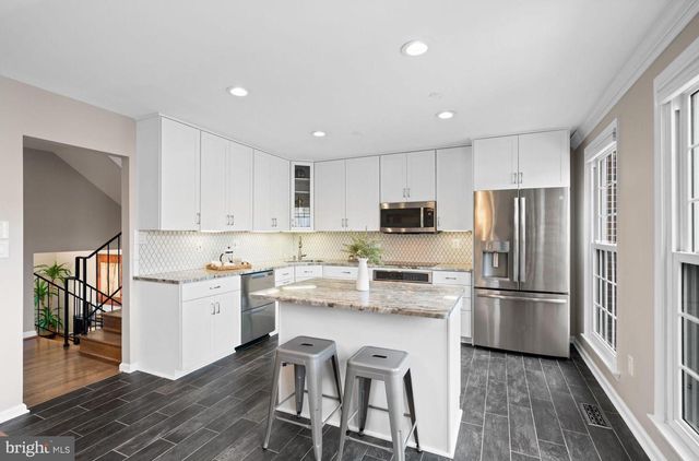 2729 UNICORN LN NW, Washington, DC 20015