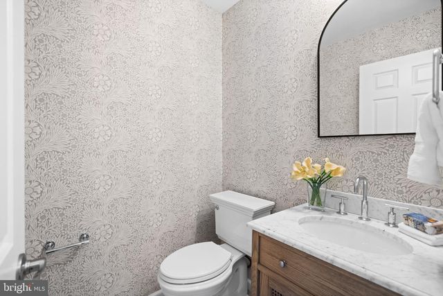 2729 UNICORN LN NW, Washington, DC 20015