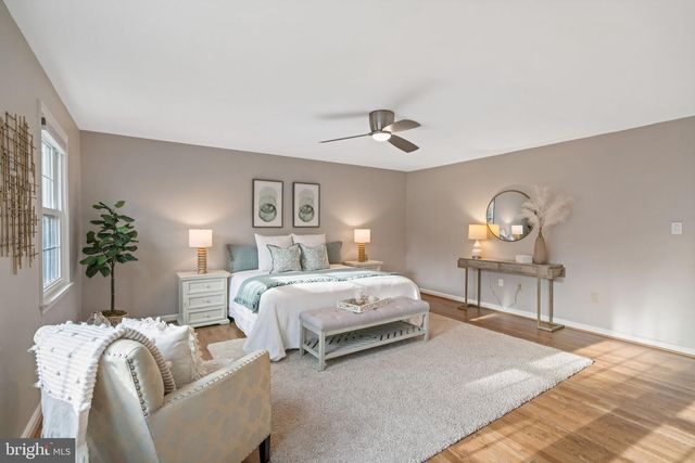 2729 UNICORN LN NW, Washington, DC 20015